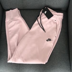 Nike Joggers - Women